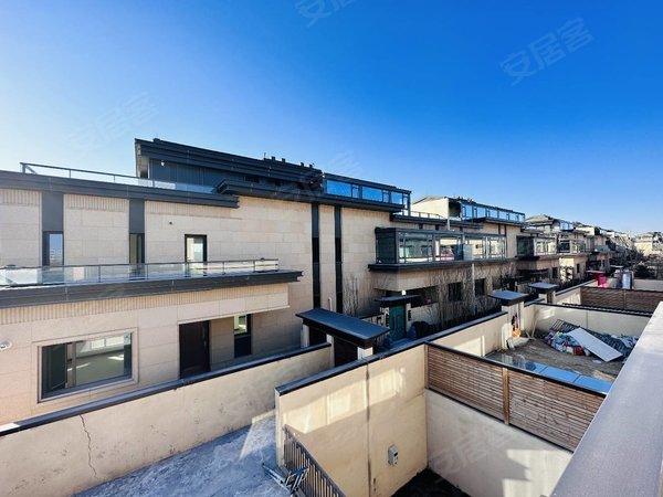 进贤禧瑞春秋(别墅)南合院出租,使用近千平,随时看房!