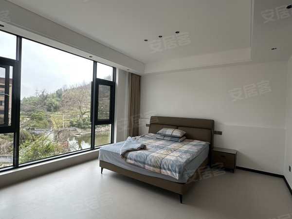 金华东阳横店秦宫壹号横店独栋别墅出租精装修直接拎包入住带大院子全屋地暖出租房源真实图片