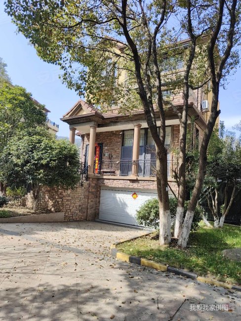 湾里长春湖一号独栋别墅共四层实际使用面积大带200平花园