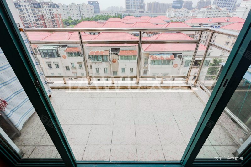 大两房 产权清晰 带电梯 医疗配套成熟 高楼层采光充足,龙腾苑二手房