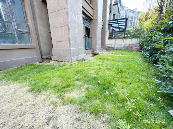 荣盛锦绣南山别墅 四房