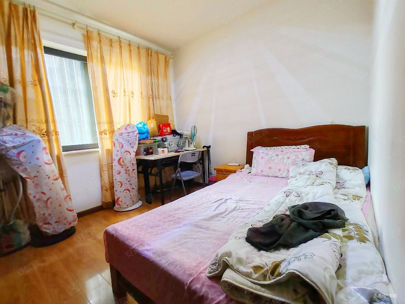 博雅新城e区3室1厅1卫140㎡南北105万