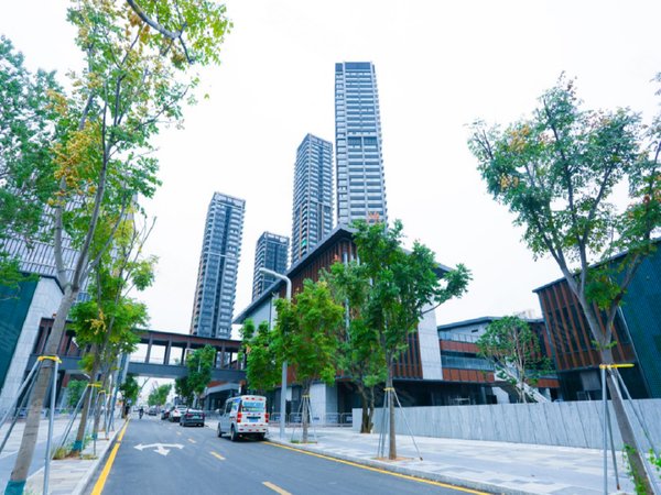 深圳南山前海颐湾府自住装修空置半年多出租看房随时有密码,家私家电