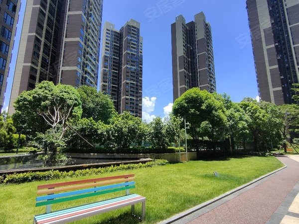 深圳宝安沙井沙一珑庭京基御景龙庭租金4000复试商住两用房可做办公室