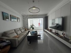 威海高区后峰西一线海景！威高七彩城云山郡，4室2卫大平层，全明户型西边户。出租房源真实图片