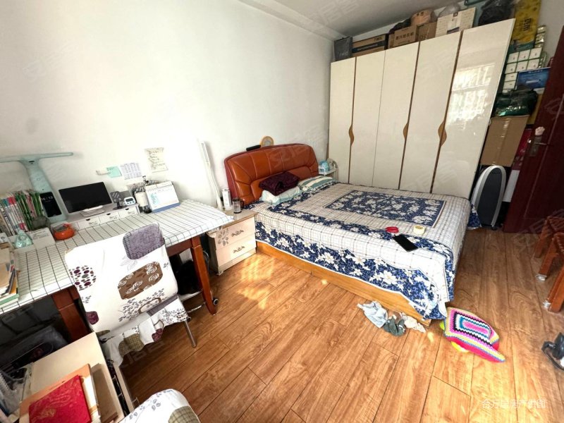 东苑小区兰炼一小一中精装修三楼房东置换可按揭