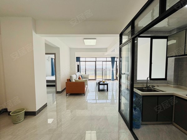 南宁西乡塘石埠西明蓝湾西乡塘客运站 一线江景大两房 客厅配空调 通