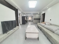 阿克苏阿克苏市阿克苏城区清华园 十七中旁 电梯三室 家具家电齐全 拎包入住随时看房出租房源真实图片