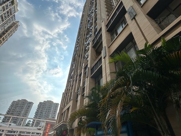 碧桂园荣汇实拍,坂田地铁口精装复式两房,随时入住,看花园位置安静