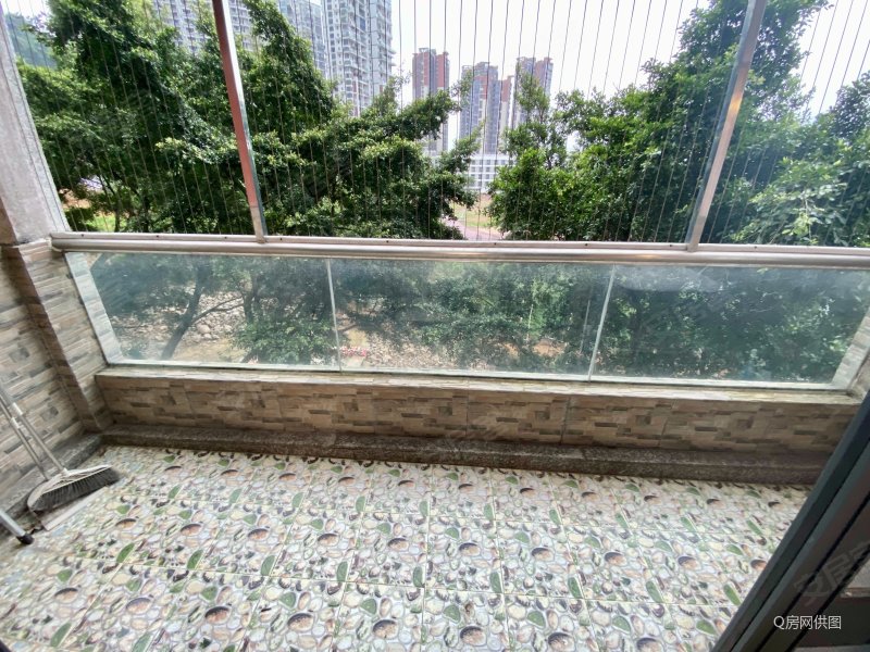 电梯3房 小高层 安静住家 小区大 近地铁 满5年,中海半山溪谷二手房