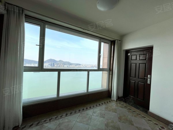 彩虹城租房,彩虹豪庭 4室2厅3卫 配套齐全 241平 南北通透,滨江租房