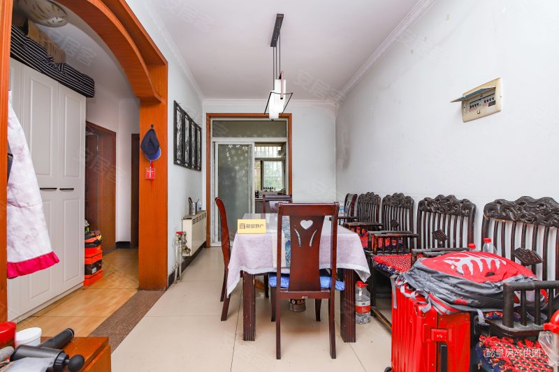 西工区洛浦公园商品住宅双卫购物方便精装可拎包入住