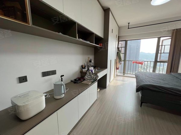 可短租 近西雅中学 梅溪华府 精装大一房 自住装修!