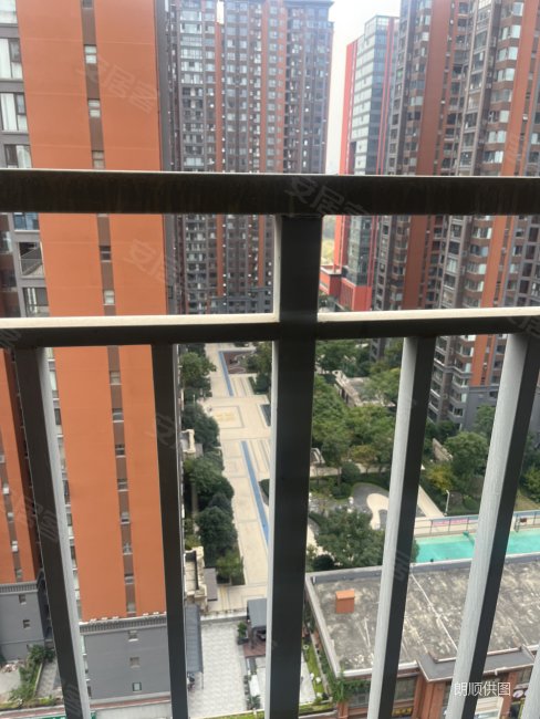 市中心长虹国际城旁九洲跃进路16号清水中层3房总价低急售