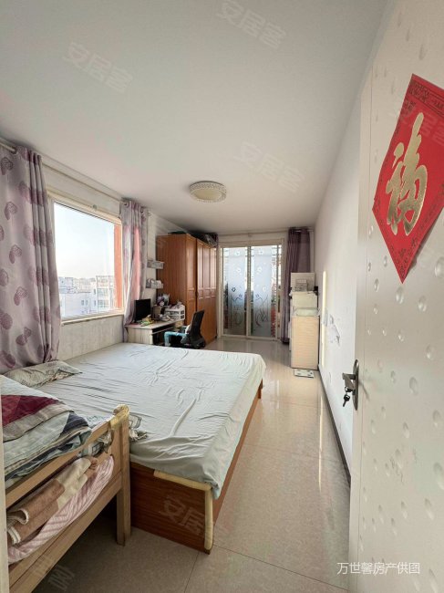 金泰花园小区 精装修 大两房 商业配套齐全  楼层好