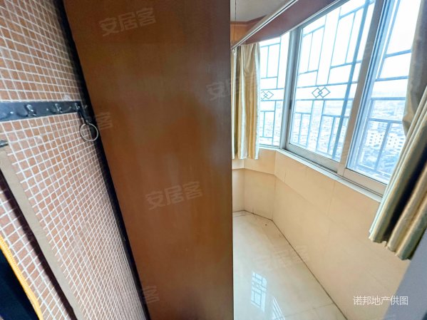 商品住宅 精装好房 高楼层视野好 东南户型 带电梯 双卫格局,皇朝广场