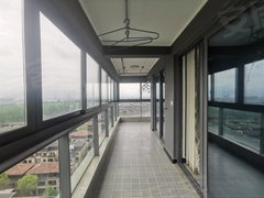 杭州富阳东洲微风之城高楼层四房两厅两卫，边套大阳台，带车位出租房源真实图片