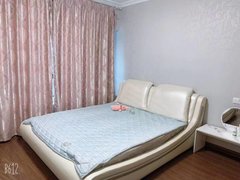 无为城区无为城市广场出租!翡翠华府,中层,精装 客厅房间都有空调出租房源真实图片