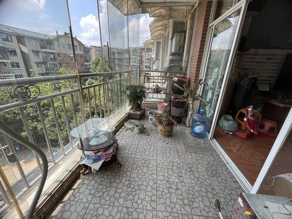 贵阳观山湖碧海花园丽阳天下丽阳天下 家具家电齐全 2500 采光好出租