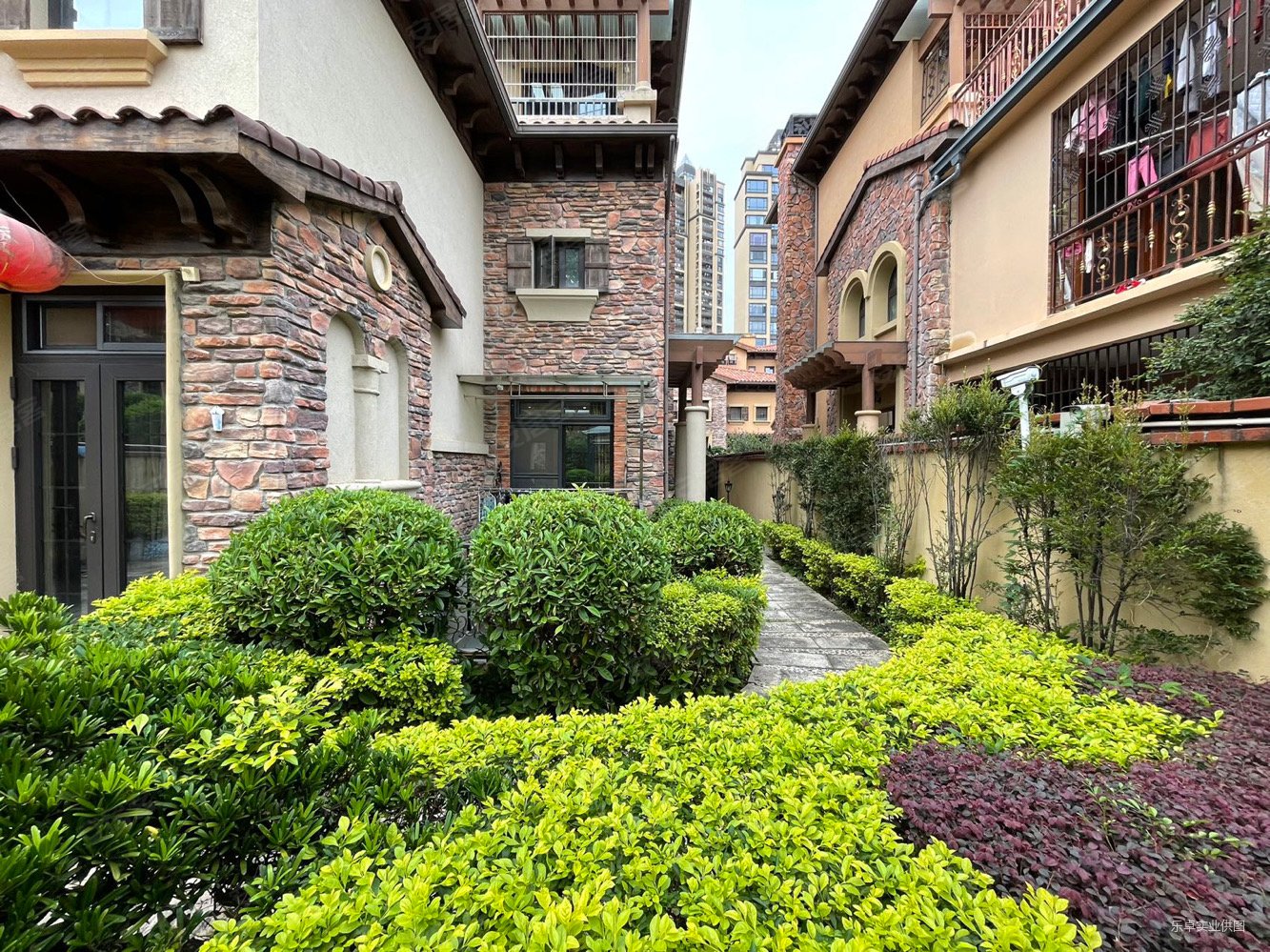 方直珑湖湾别墅豪华装修实用600多平位置安静