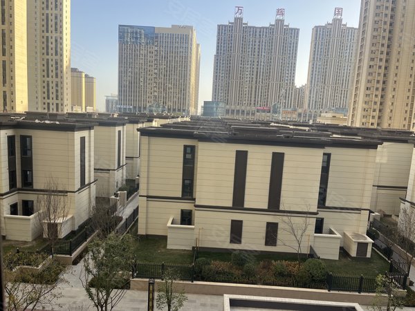 庆阳西峰西峰城区惠风尚院六中附二小附近大三居空房可办公可自住出租