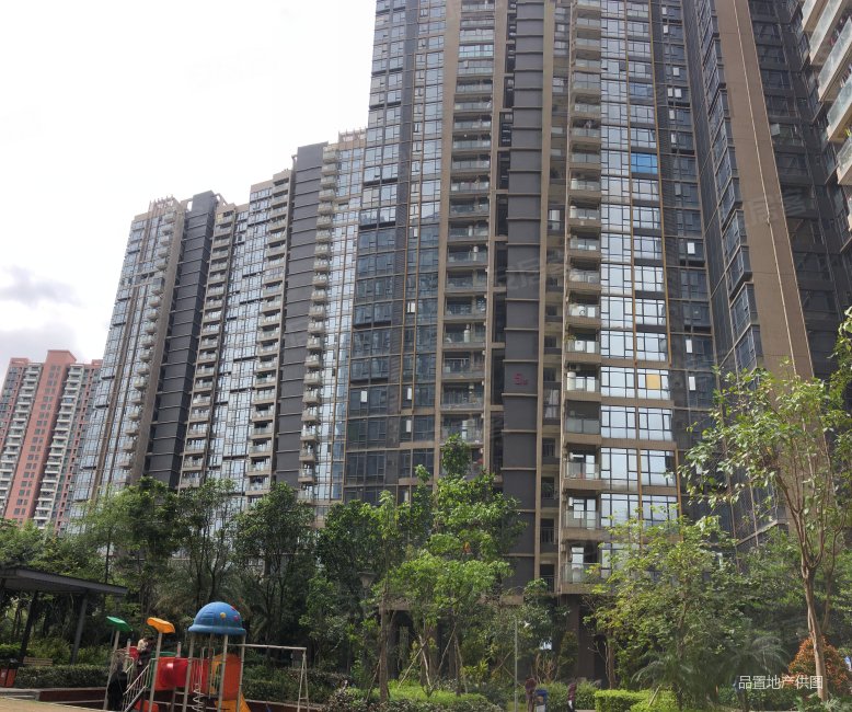 金众金域半山 中间楼层采光好 刚需小三居 双卫  精装修出售