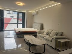 安康汉滨万达广场万达广场豪华精装公寓出租，一室一厅一卫，家具家电齐全出租房源真实图片