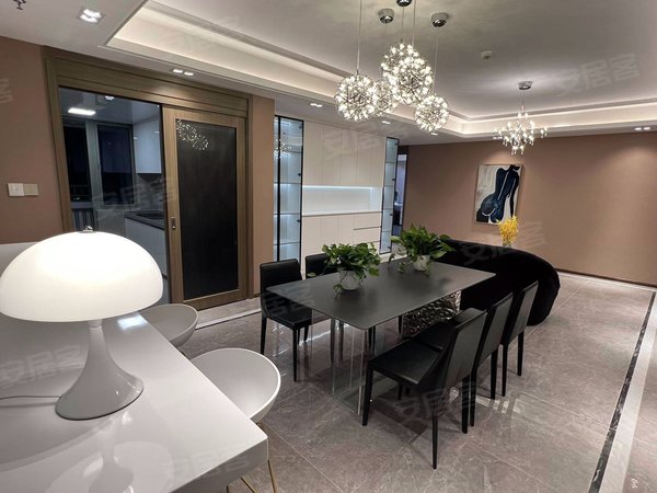 长沙岳麓梅溪湖北梅溪华府梅溪华府 4室2厅3卫 精装修 南北通透 配套