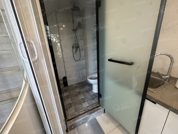 凉山西昌天汇海洋馆邛海湾长岛万达旁 套二  loft公寓 工作自主 随时看房 停车方便出租房源真实图片