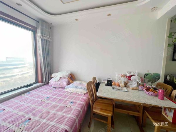 大两居 带电梯 满五 中间楼层采光好 小区新 南北通透