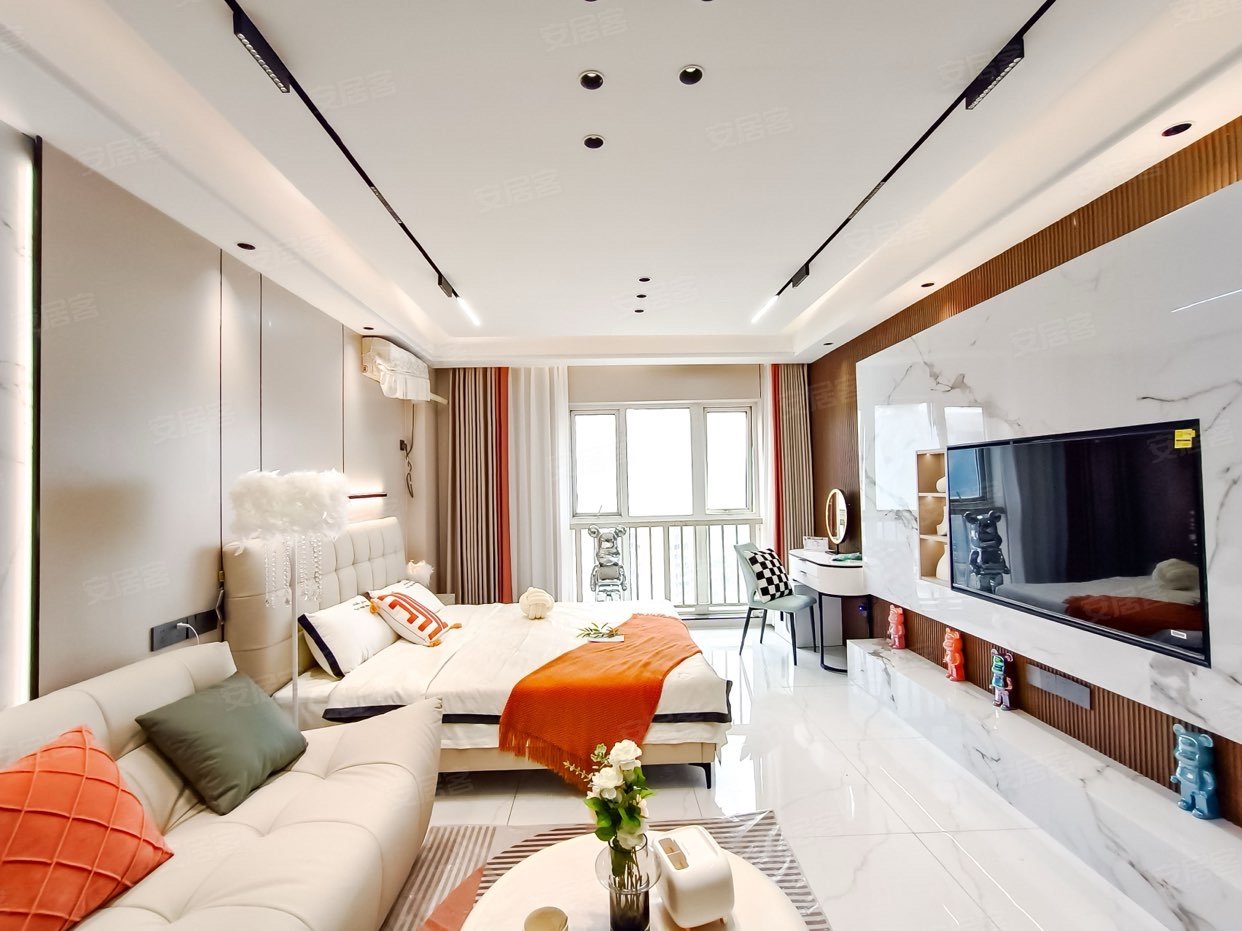 实拍实价！窑岭湘雅附二汇富中心一室一厅带燃气押一付一拎包入住