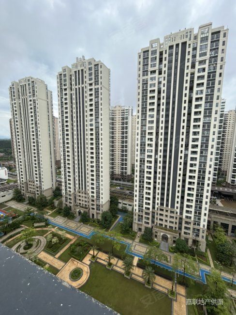 台山万达1期,108方3加1房,中间楼层