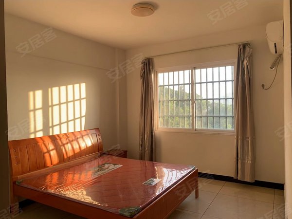 福州福清玉屏千面山小区千面山小区 4室2厅2卫出租房源真实图片