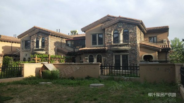 棋盘山碧桂园莫奈小镇别墅 边户大花园 精装修 带车库