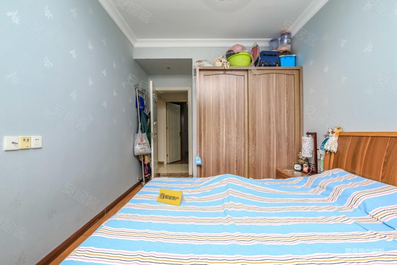 降价急售 蓝波湾 精装修三室 95万全新家电家具 通透 可谈,富地蓝泊湾