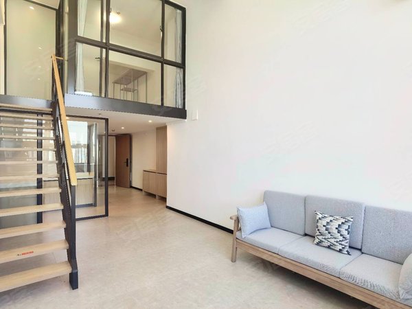 厦门海沧阿罗海广场南海三路1101号楼港汇公寓 大复式一房 一年免一个