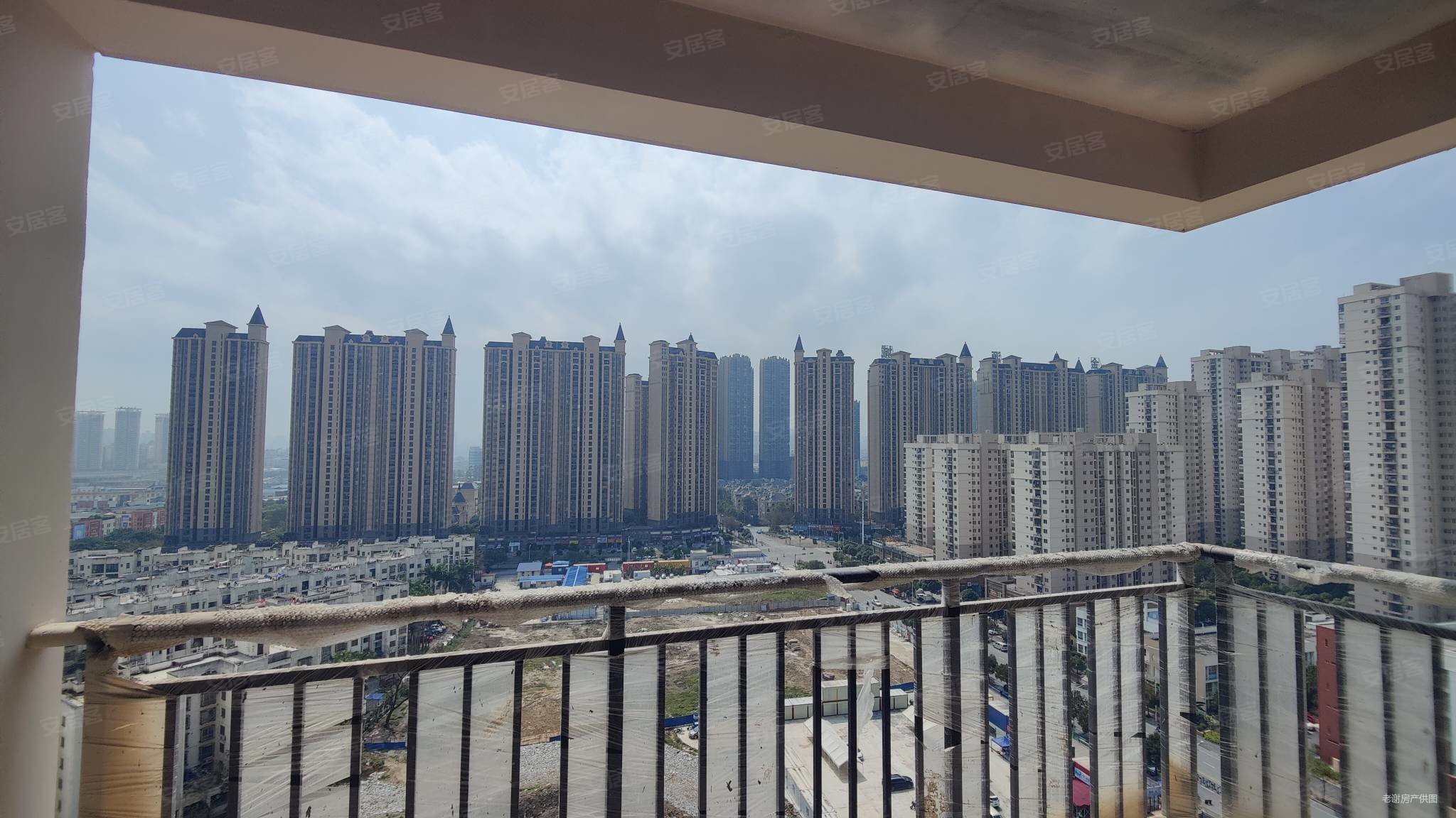 金河中心3室2厅2卫102.05㎡南北42.8万