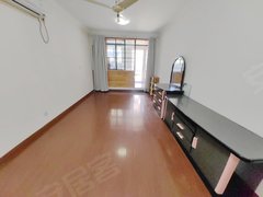 上海普陀甘泉宜川甘泉外国语，洛川学校附近，低楼层南北两房一厅带露台，看房方便出租房源真实图片