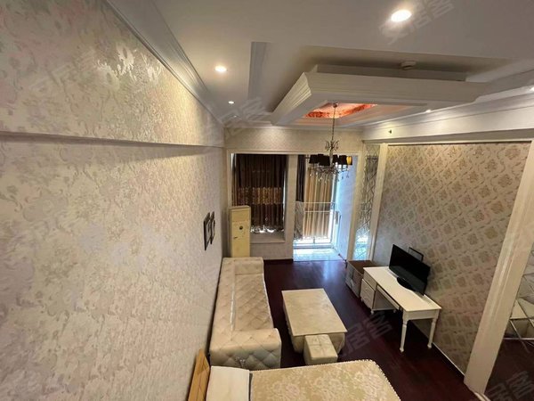 南昌红谷滩沙井路唐宁街双子塔便宜lf公寓 有两个床 适合居家 旁边