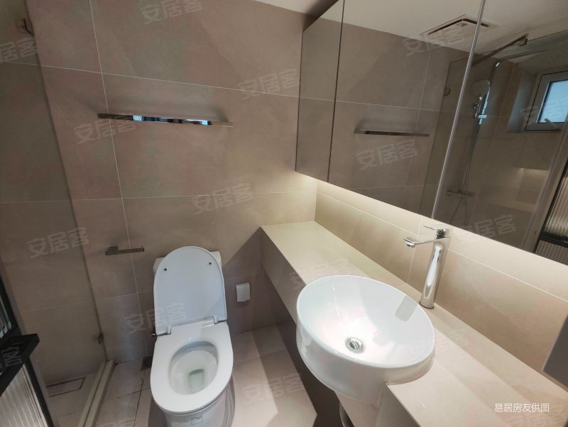 徐家汇中心,汇师,楼下东方商厦美罗城.地铁1,9,11号线