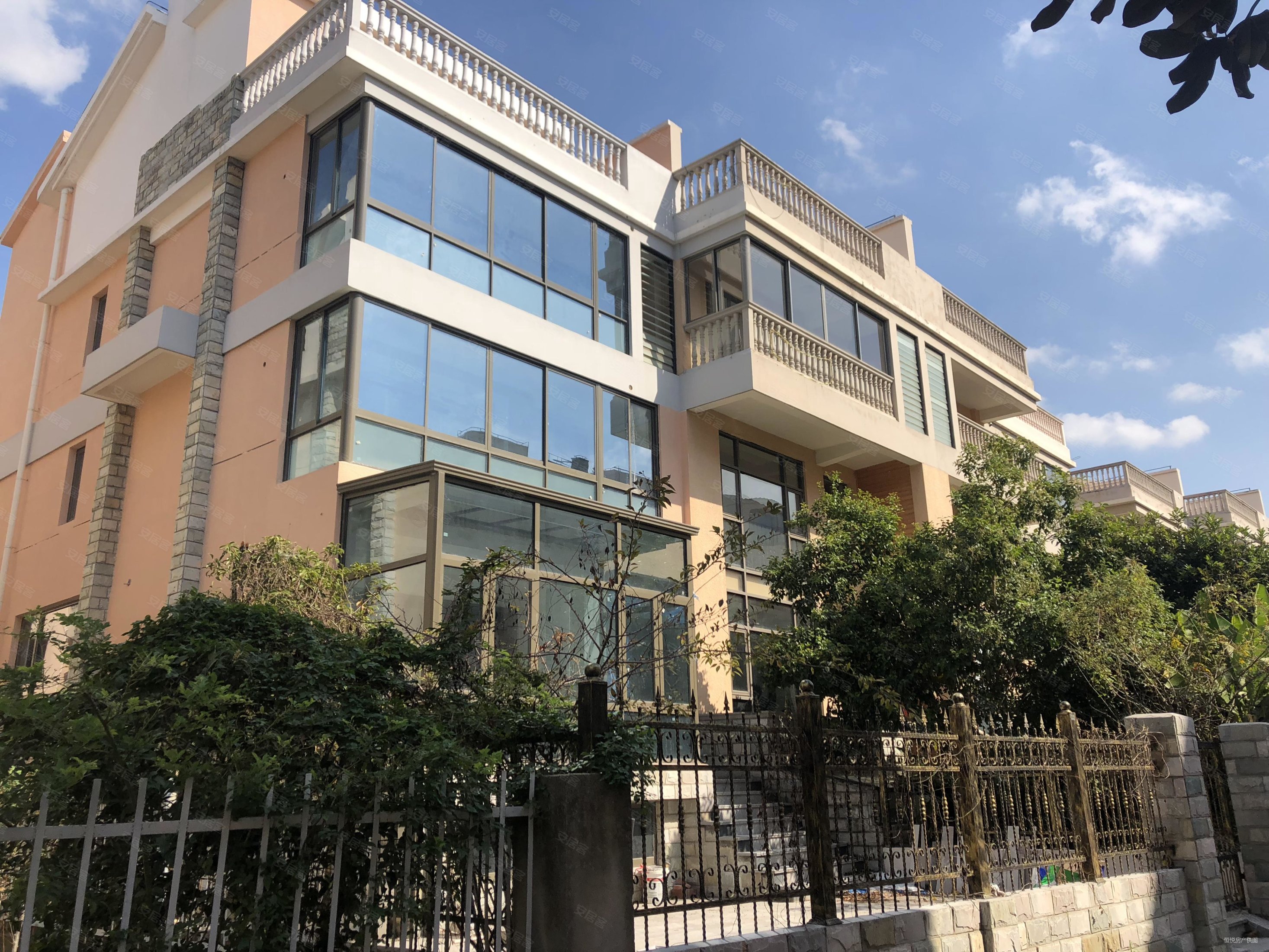 满两年 诚售,鸿禧山庄二手房,460万,5室2厅,4卫,190平米-昆山安居客