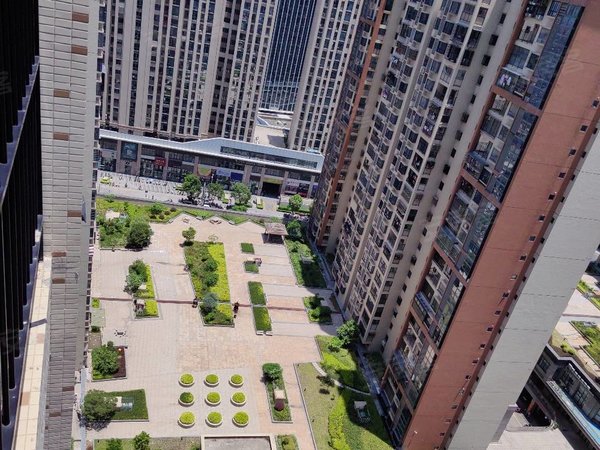 泉州石狮狮城国际广场石狮凤凰城石狮鸳鸯池旁边凤凰城小区中楼层三房