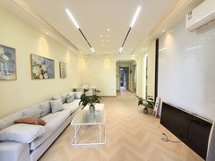 上海宝山上海大学实拍 上海大学南门旁 商品房小区整租原始两房 带宽敞露台出租房源真实图片