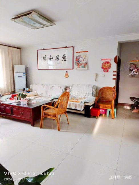 福安花园三期2楼浇筑地暖房带大车库