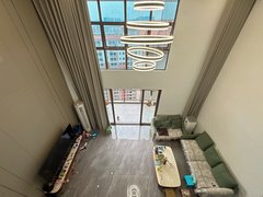 惠州惠城河南岸现代风格 带 150 平私人露台 复式五房拎包入住方直广场旁出租房源真实图片