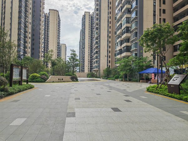 南宁江南沙井锦上城中兴桥头,汉华锦上城精装三房每月2100,配套齐全