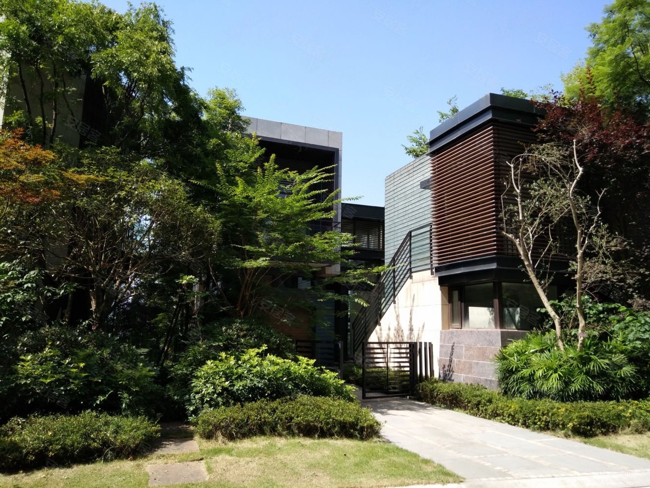 成都房产网>成都二手房>天府新区二手房>麓山二手房>麓湖生态城蓝花屿