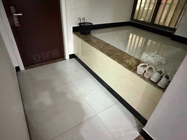 杭州桐庐桐庐城区浙富桐城府书香同城对面,银泰城旁