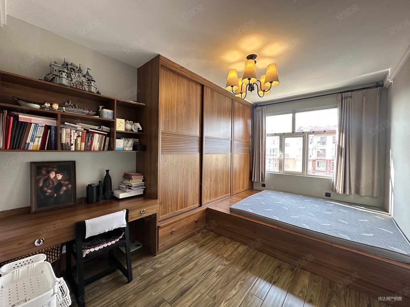 学府佳苑3室2厅2卫125㎡南北75.8万