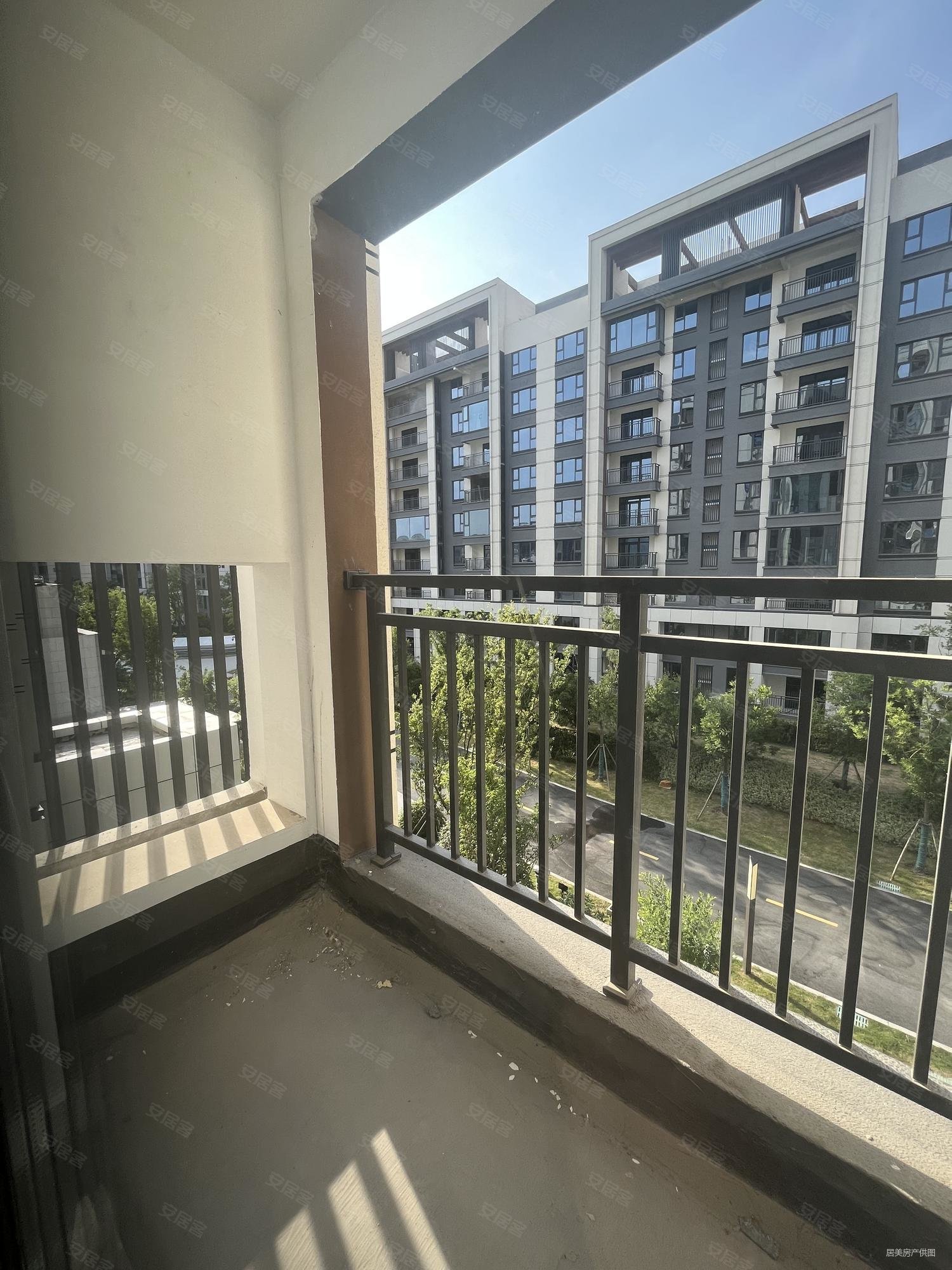 建业江山汇 洋房 通双气次新小区 电梯房 正南朝向 好停车